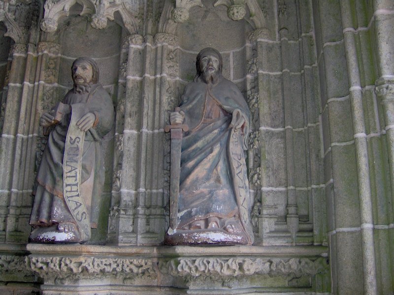 statue entrée église Kernascléden