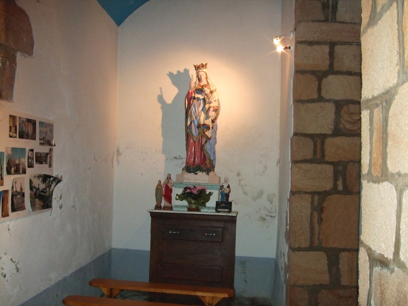 Statue intérieur chapelle Saint-Cado (Belz)