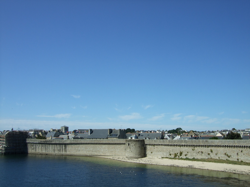 Les remparts de Concarneau vus de l’extérieur