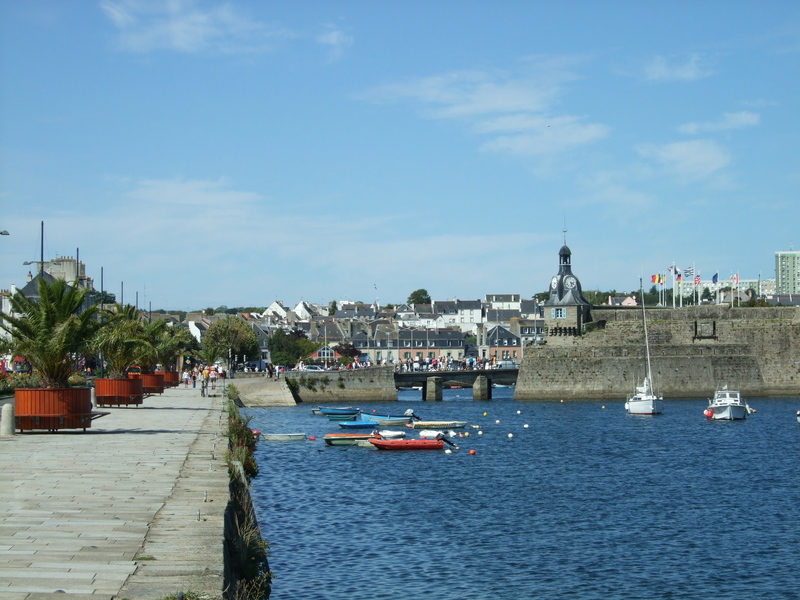 Quai près des remparts de Concarneau