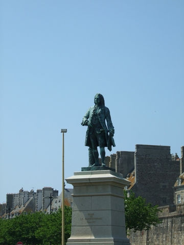 Statue Mahé de La Bourdonnais, Saint-Malo