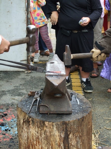 enclume forge médiévale Josselin 2010