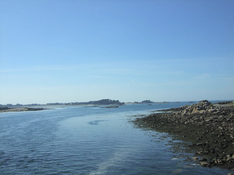 Roscoff : vue sur la mer à partir de la longue « jetée »