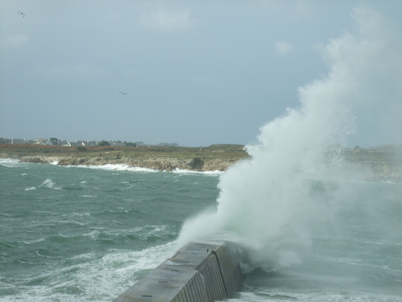 Tempête Kerroch 2010 : impact vague sur la jetée