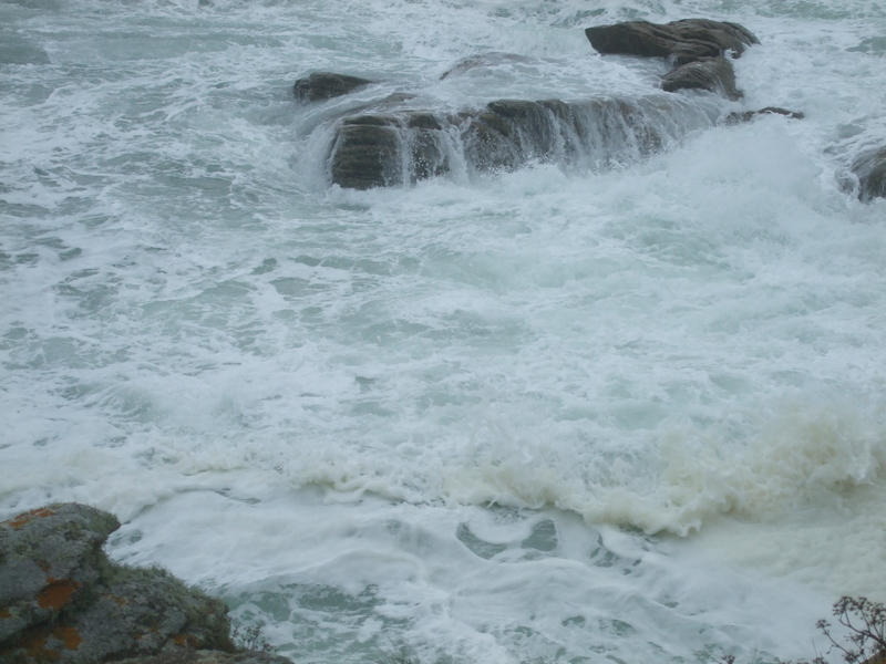 Tempête Kerroch 2010 : zoom sur l’écume des vagues…