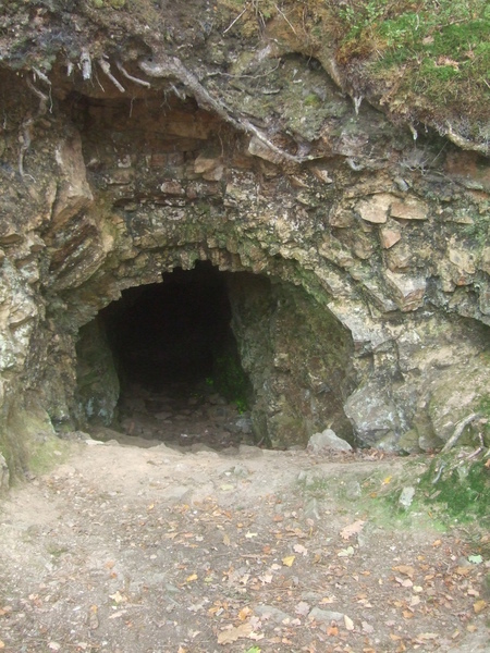 Grotte autour du lac de Guerlédan