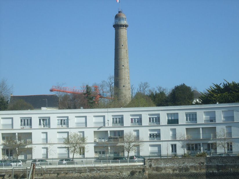 Vue sur la tour de la Découverte Lorient