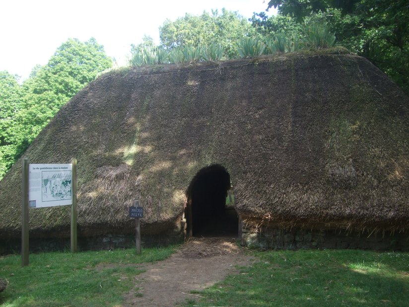 Maison en chaume Village de l’an Mil de Melrand