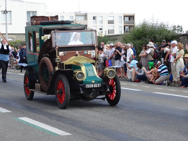 Voiture ancienne Grande Parade festival interceltique Lorient 2014