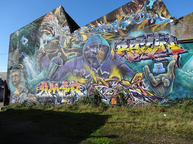 Street Art port de Lorient (graffitis) : ils ont (re)fait le mur !