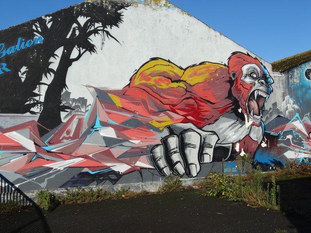 Street Art port de Lorient (graffitis) : gare aux gorilles !